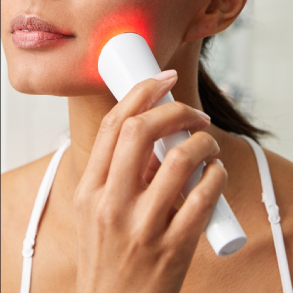 REVIVE | Glo Light Therapy Wrinkle and Anti-Aging Device
